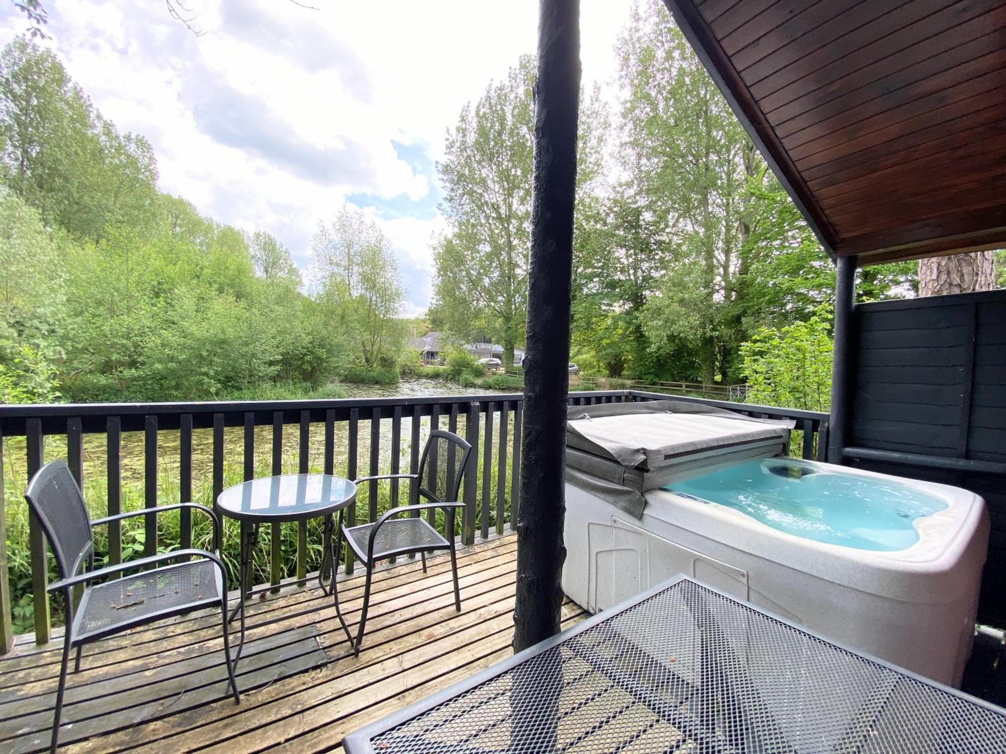 Вілла Otter 4 Hot Tub - Huntersmoon-Warminster-Bath-Salisbury Екстер'єр фото